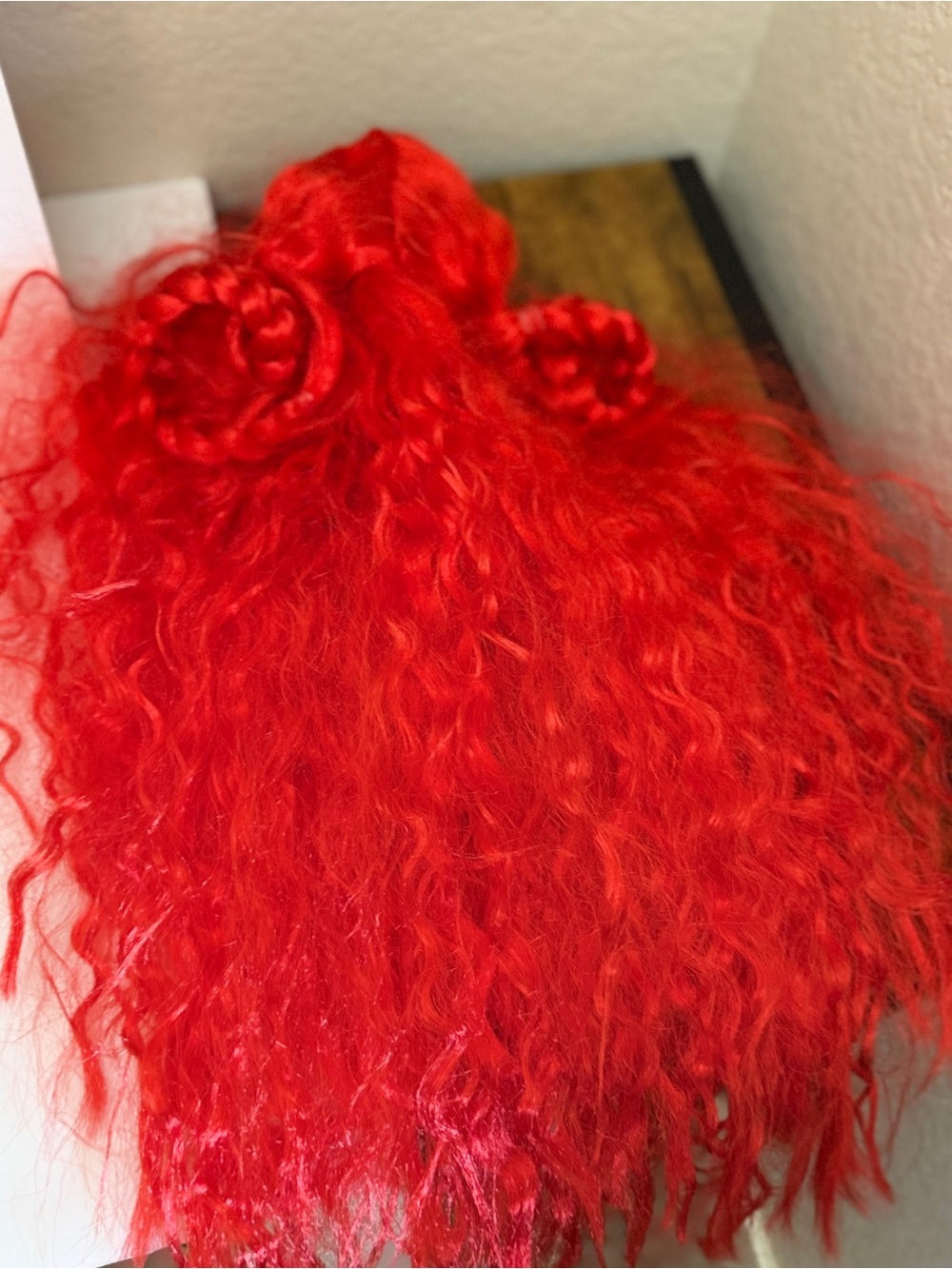 Disney Descendants Red Costume with gloves and Wig - Picture 6 of 7